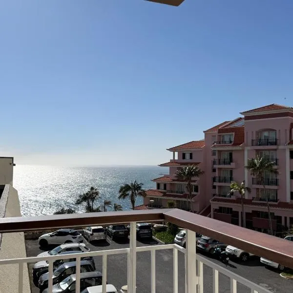 Madeira Bliss II Prime Location with Pool and Parking, hotel din Funchal