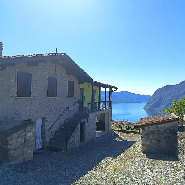Gringo's Paradise apartment, hotel en Solto Collina