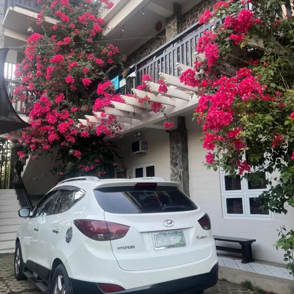 Balay na Bato, hotel i Legazpi