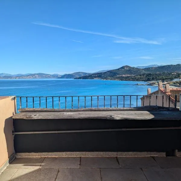 Duplex sur la mer, Hotel in LʼÎle-Rousse