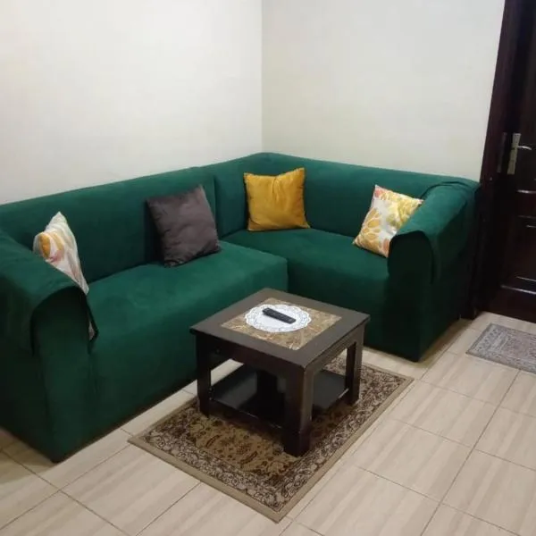 جناح غرفتين وصالة لشخصين مع أطفال الرايس, hôtel à Rayyis