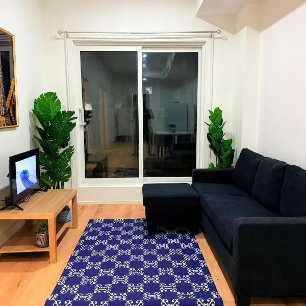 टोरंटो में, होटल Private 2-Bedroom Basement Suite with Patio, Free Parking & Laundry