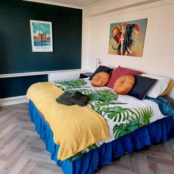 Spacious King Room near Victoria - Zone 1、ロンドンのホテル