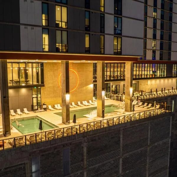 Sentral Forme Houston, hotel di Houston