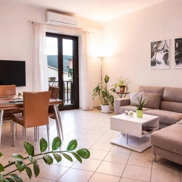 Riní House,casa elegante affacciata sulla valle umbra, hotel in Fornole