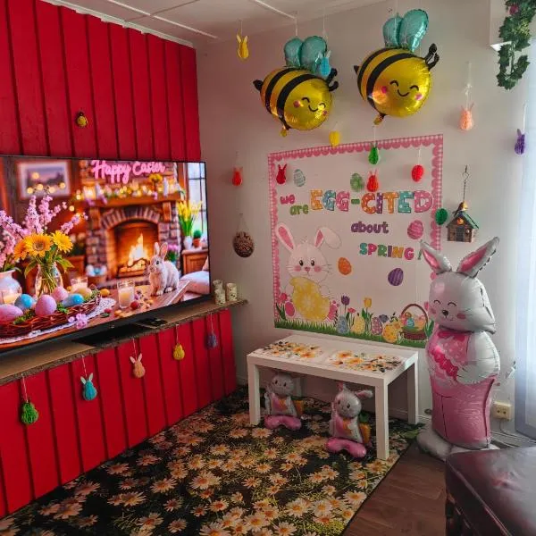 Relax & Recharge - a Unique Suite with a Touch of Luxury - Hot Tub and Sauna Inspired Decor #NOT A REAL SAUNA# Easy City Access - direct train 15 min to city, Hotel in Helsinki