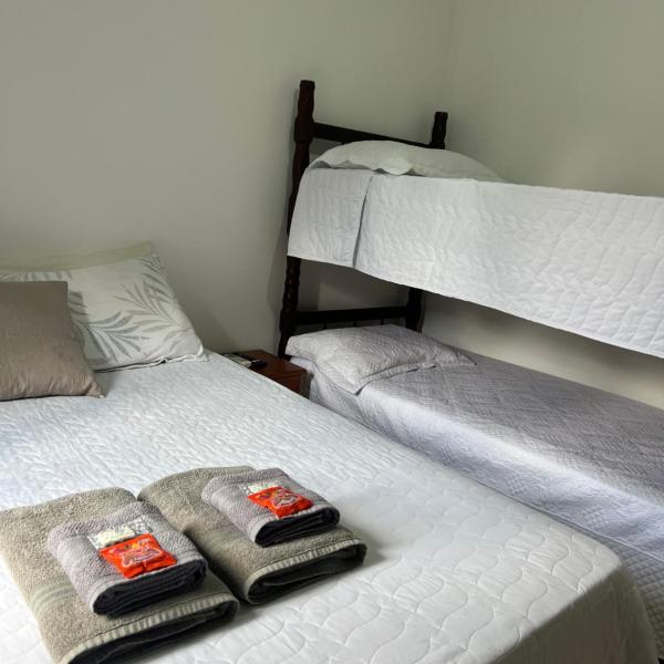Casa completa e acolhedora, com garagem! - Foto 2