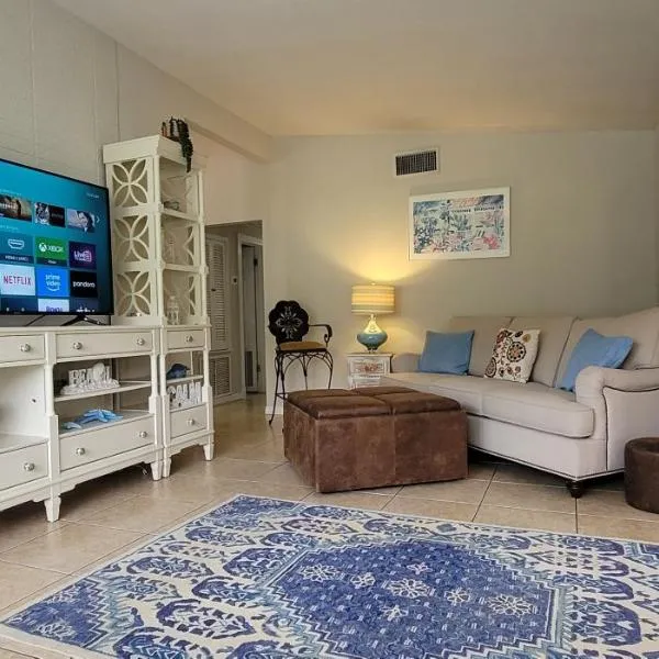 Timeless 1959 Florida Farm-Style Home โรงแรมในซาราโซตา
