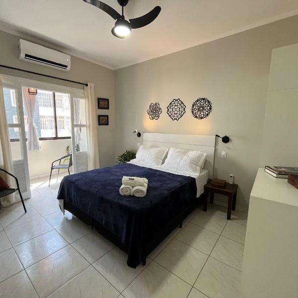 Apto com 2 varandas, vista para o mar e AC
