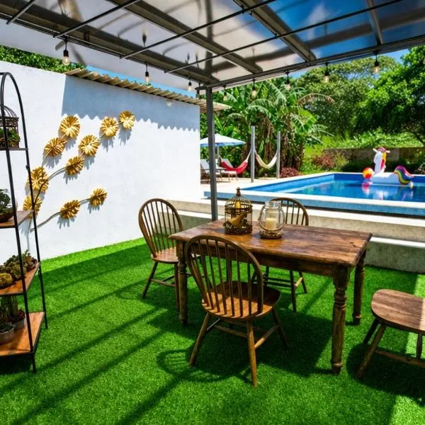 Amancay House, Jacuzzi and Pool, hotel a San Cristóbal