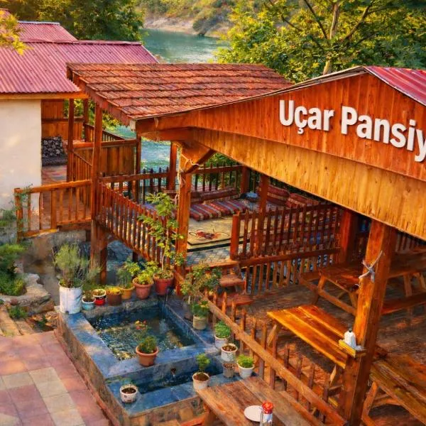 Kapuzbaşı Şelaleleri Uçar pansiyon, hotel in Büyükçakır