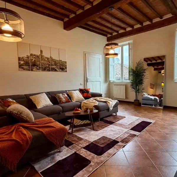 Exclusive Siena Retreat for Groups - Duomo View - 3 Bedrooms - Gaming Room, khách sạn ở Siena