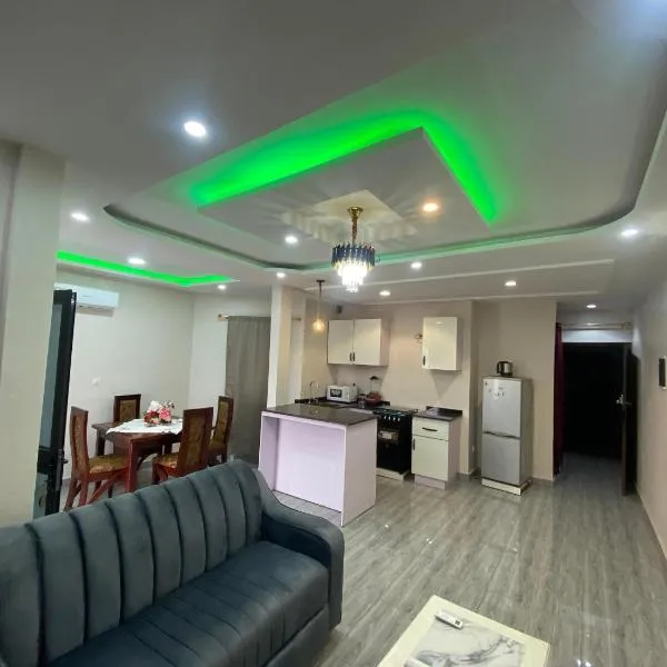 Studio au goudron à Nsimeyong Yaoundé, hotel i Yaoundé