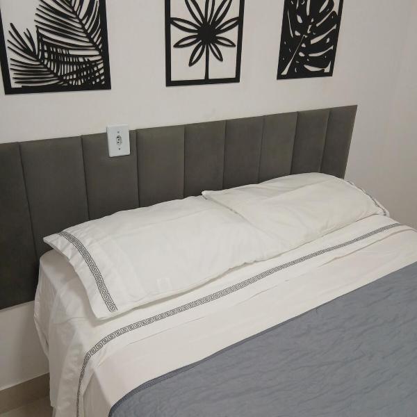 Apartamento á 1200m da praia de Itapuã