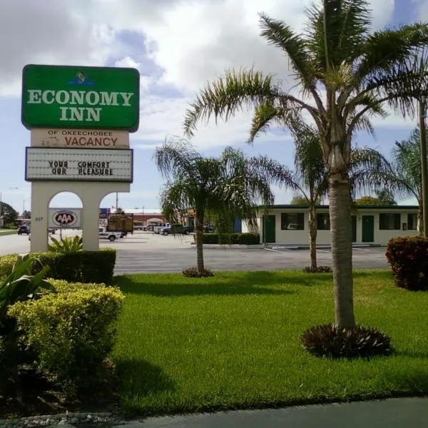 Economy Inn Okeechobee, отель в городе Окичоби