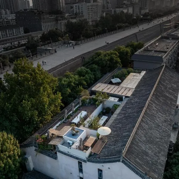 垣里民宿The hotel under the city wall, hotel in Xi'an