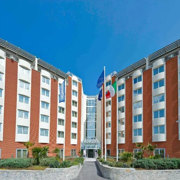 Novotel Salerno Est Arechi, хотел в Салерно