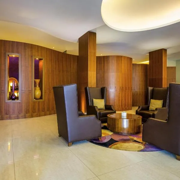 Novotel Suites Mall Avenue Dubai โรงแรมในดูไบ