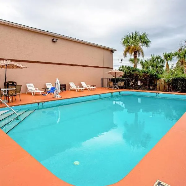 Quality Inn & Suites Live Oak I-10 Exit 283, Hotel in Live Oak