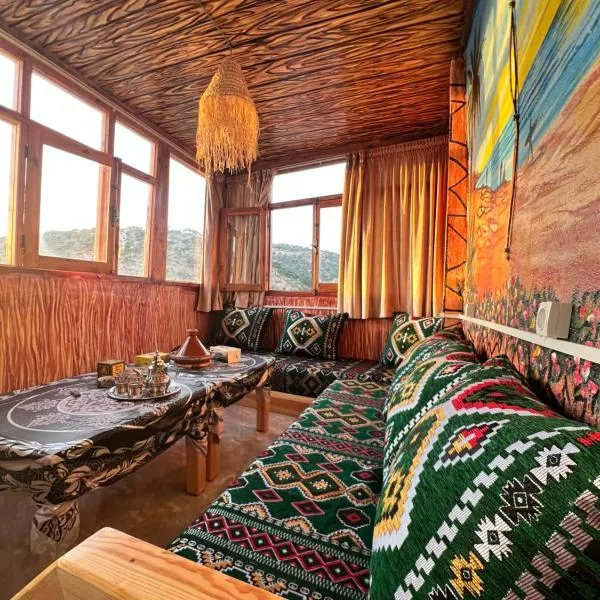 Ayouz surf house1--20 meter from the beach – hotel w mieście Taghazout