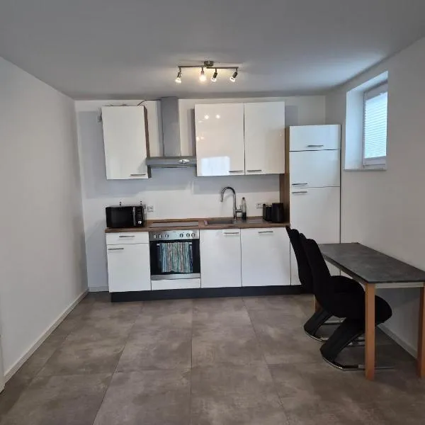 Moderne Ferienwohnung am Kasseler Stadtrand, hotel v destinaci Fuldatal
