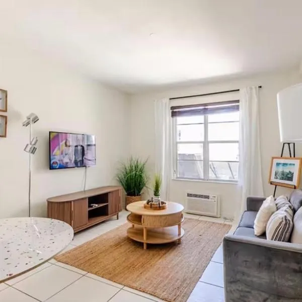 Stylish seaside 1 bedroom apartment, hotel i Miami Beach