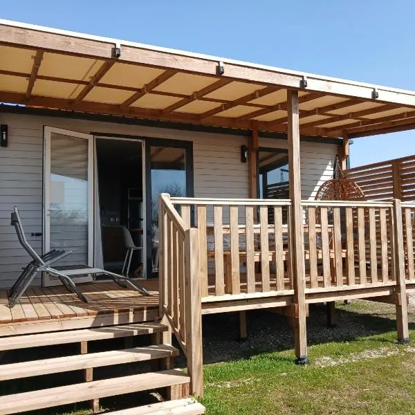 Viesnīca Camping le soleil d'or Mobil Home pilsētā Montalivē Lebēna