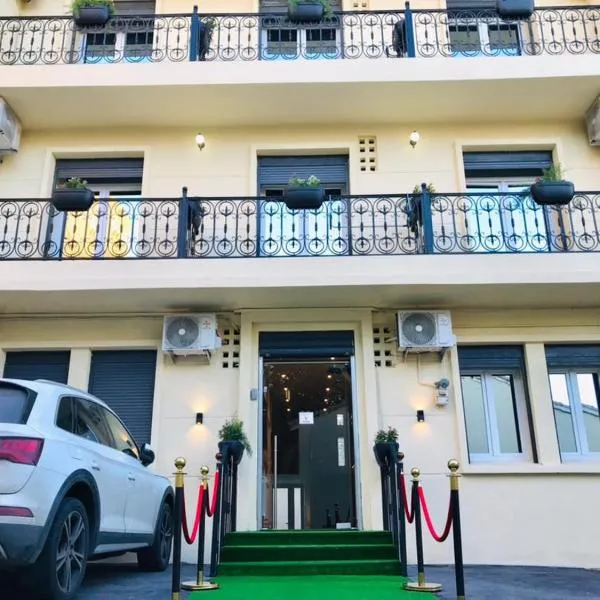 Hôtel marcadal, hotel v destinácii Fort de lʼEau