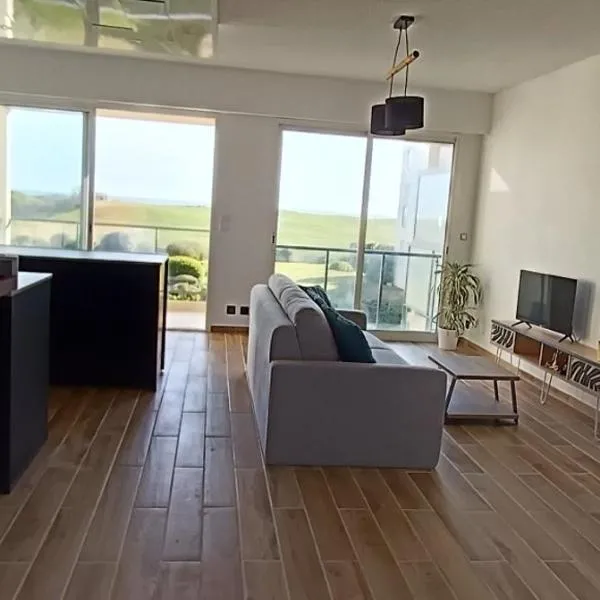 Appartement face golf et océan โรงแรมในแซ็งต์-ฌอง-เดอ-มองต์