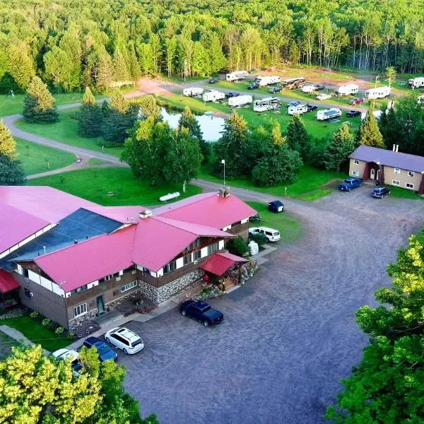 North Ironwood Acres - Black River Lodge, hotel in Ironwood