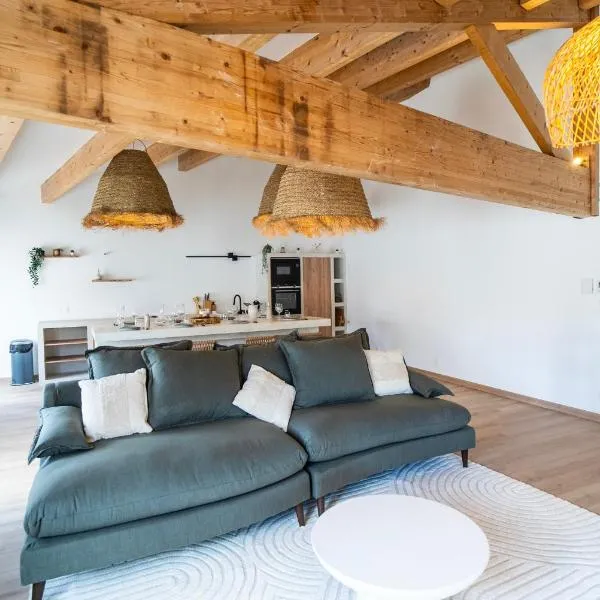 Viesnīca Maison au coeur de Nîmes avec garage et terrasse Nīmā