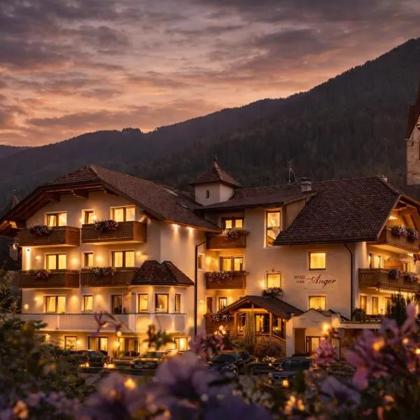 MyLiving - Hotel B&B by Majestic Resorts Dolomites, khách sạn ở San Lorenzo di Sebato