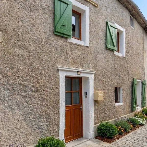 Maison de village cosy, 2 chambres, classée 3 étoiles, BRAM 11, hotel v mestu Bram