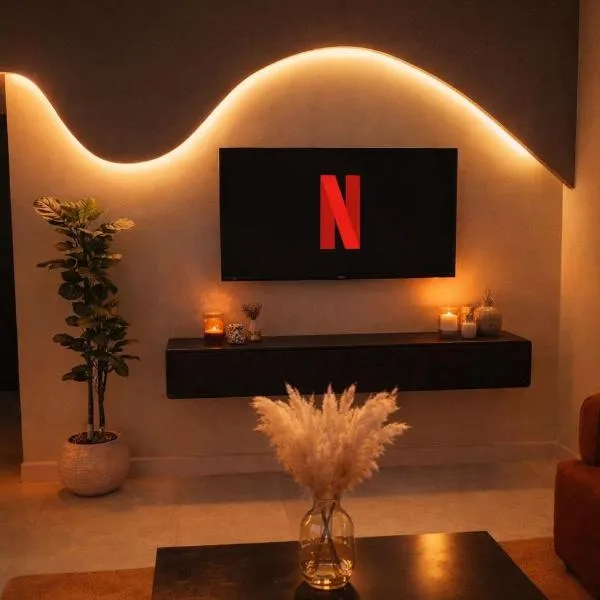 Wavy Designer Apartment MM Alam road, hotel sa Lahore