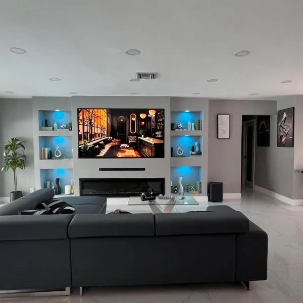 Fun n Chic house with pool in Miami, hotell sihtkohas Golden Glades