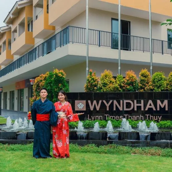 Khu nghỉ dưỡng khoáng nóng Wyndham Lynn Times Thanh Thủy, hotelli La Phussa