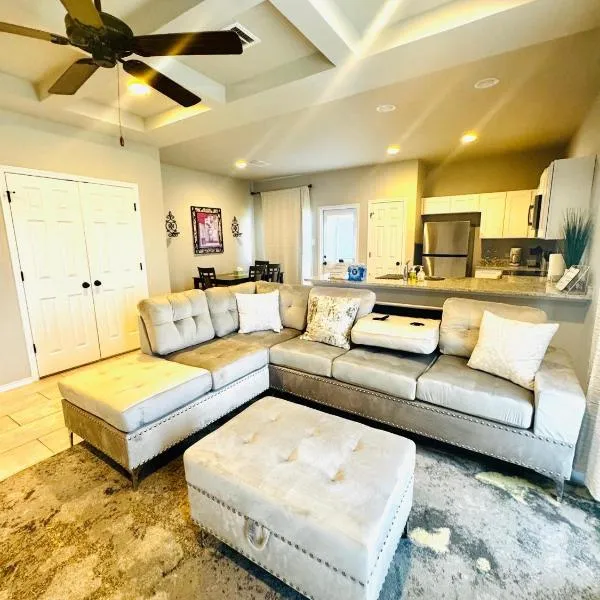 Gorgeous, Brand New 3 Bedrooms Home- Built 2024, Near SeaWorld & Lackland AFB, viešbutis mieste San Antonijus