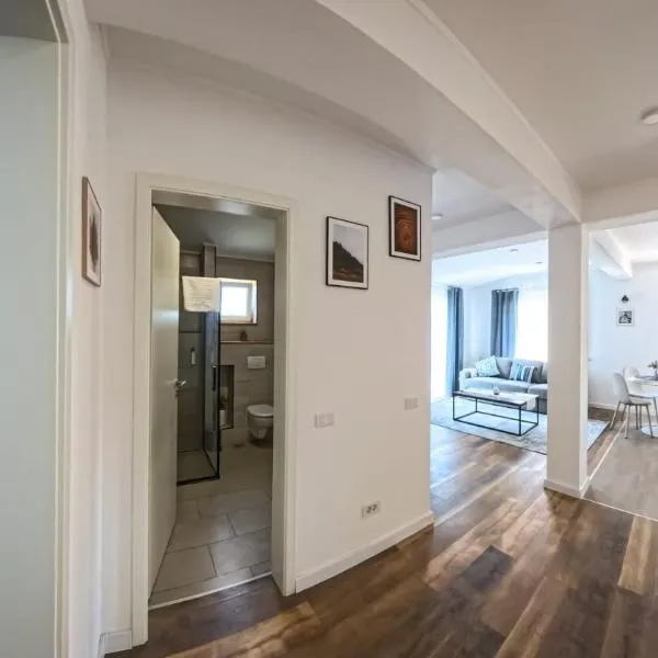 Pera Apartments, hotel a Cristian