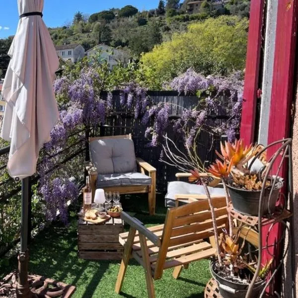 Les Capucines, comme chez soi, loin de chez soi、オーブナのホテル