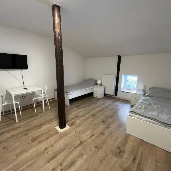 Zweibettzimmer nah der A7 Tarp, hotel Jerrishoe városában