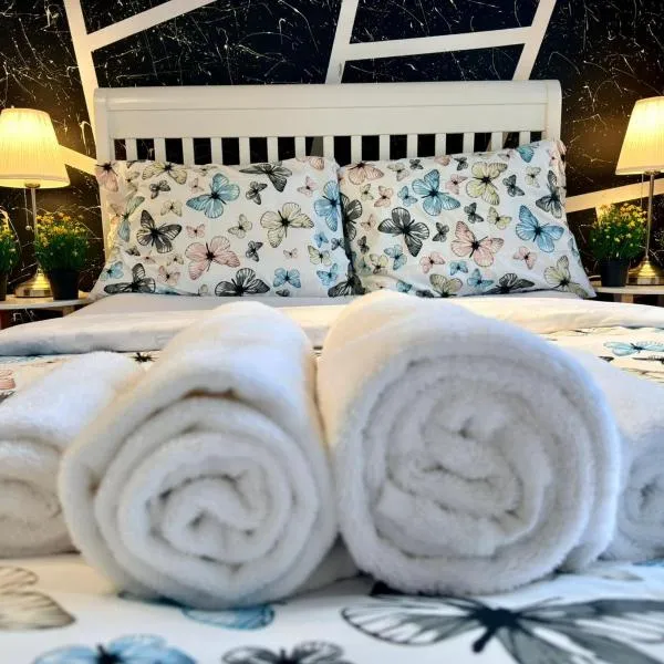 Charming Home Away - Free Parking, hotel u Montreal