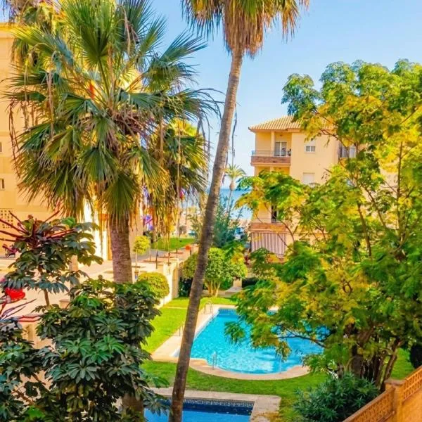 Torre Sol y Playa、トレモリノスのホテル