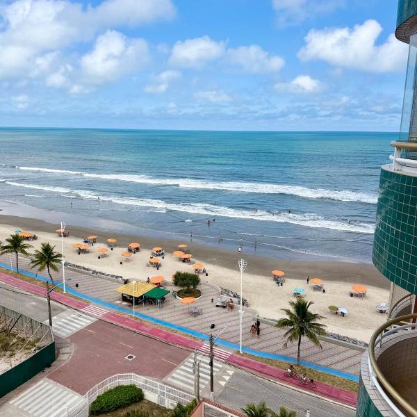 Ap frente mar com piscina - vista incrível - pé areia - Wi-Fi e garagem