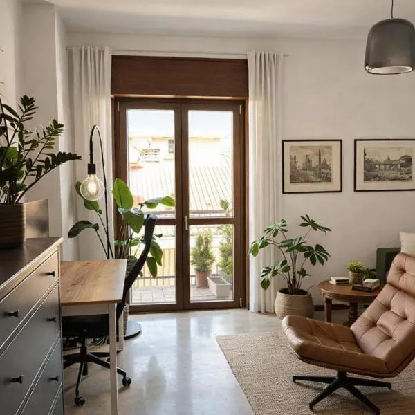 The Malgrate Balcony - Lake Como Retreat, khách sạn ở Malgrate