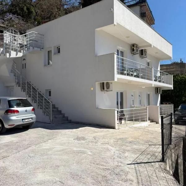Apartments Sole 2, hotel v destinaci Sutomore