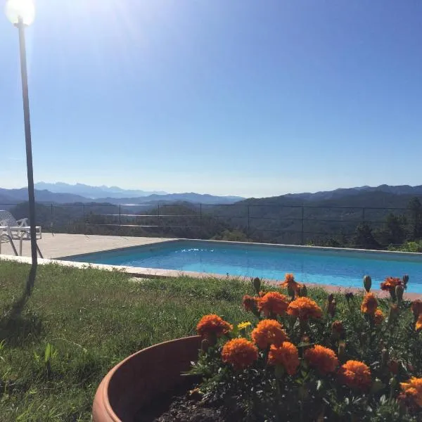 Residence The Cherry House - Appartamenti con piscina, hotel in Carro