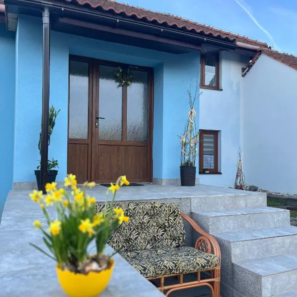 Apartment in the Heart of Natur with Parking and Garden, hotelli kohteessa Kobeřice