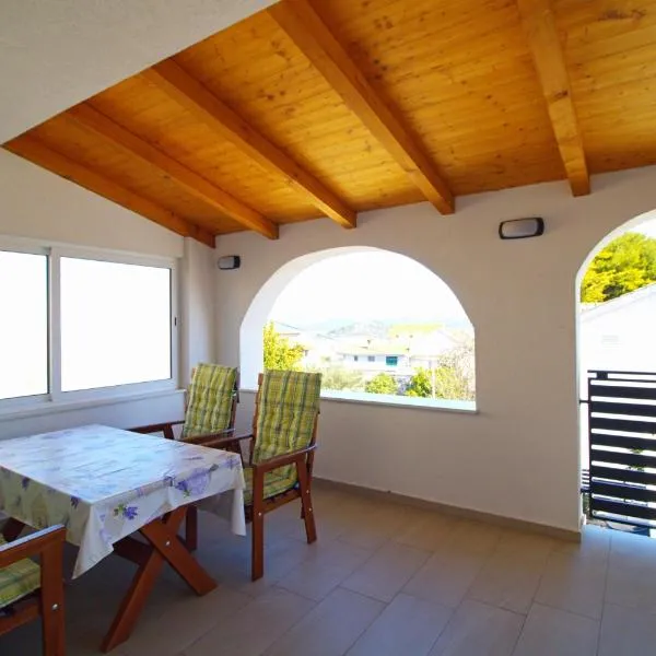 Apartman blizu plaže Slanica sa pogledom na more A4, Hotel in Murter