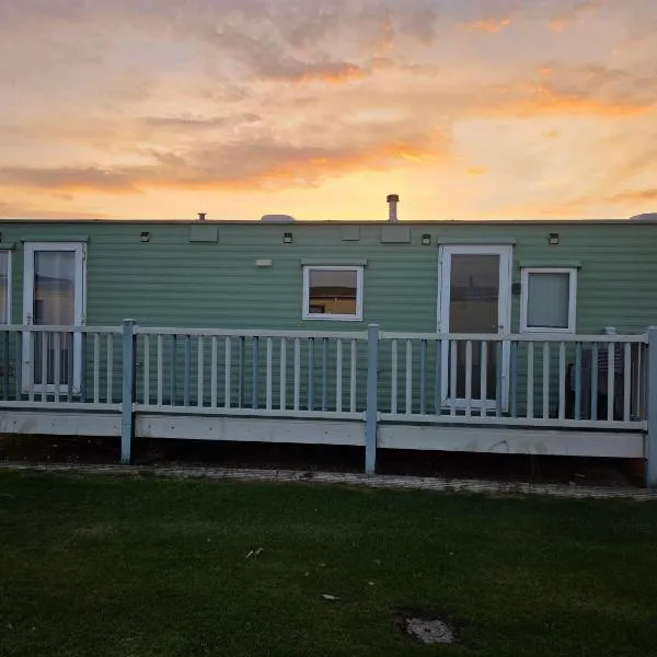 6 Berth Family Caravan Golden Sands Ingoldmells, hotel em Ingoldmells