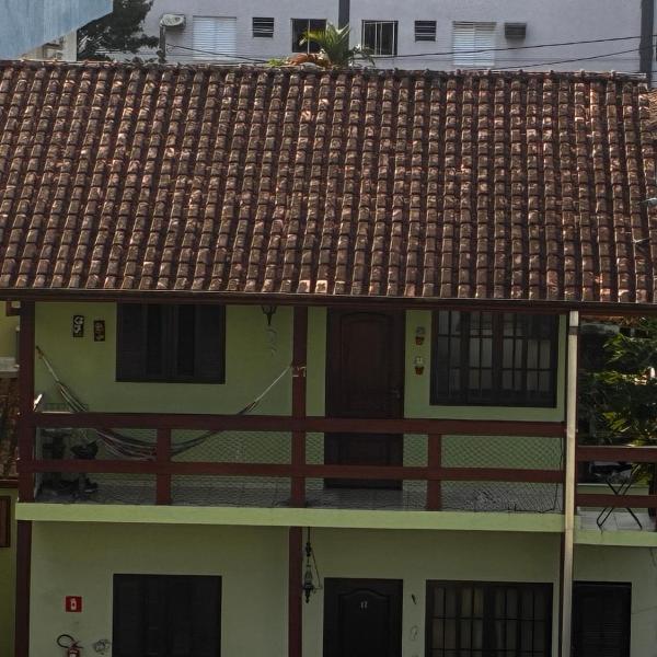2 quartos ,5 pessoas ótima localização perto da Praia Grande and Tenório Beaches